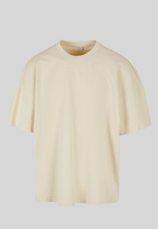 Edgy men's T-shirt with a wide oversized fit and heavy cotton fabric. The shoulders are generously dropped and the style of the men's T-shirt is rounded off with a classic round neckline.