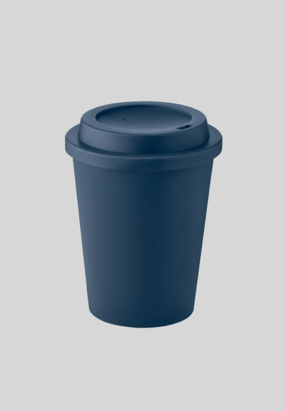 MIJO Coffe 2 Go Becher aus recyceltem Plastik in blau
